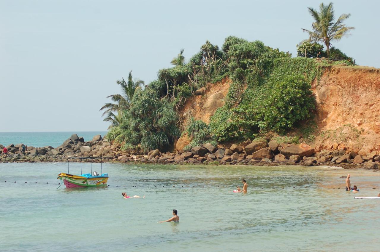 Sri Lanka Surf Villa Domus Graziella Ahangama Bagian luar foto
