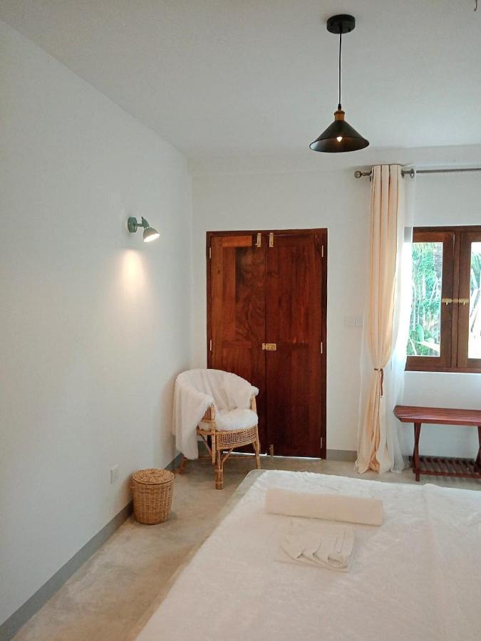 Sri Lanka Surf Villa Domus Graziella Ahangama Bagian luar foto