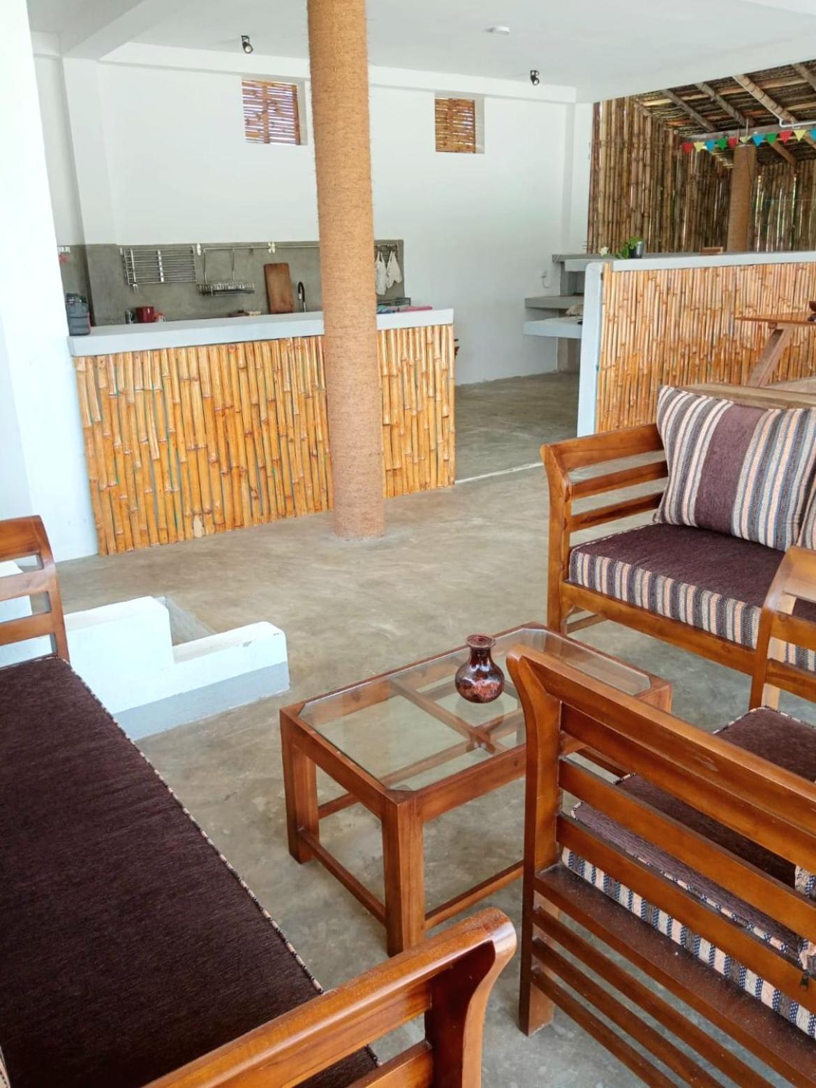 Sri Lanka Surf Villa Domus Graziella Ahangama Bagian luar foto