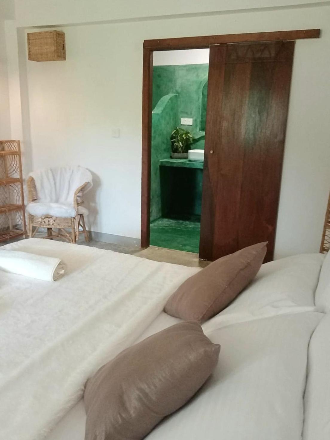 Sri Lanka Surf Villa Domus Graziella Ahangama Bagian luar foto