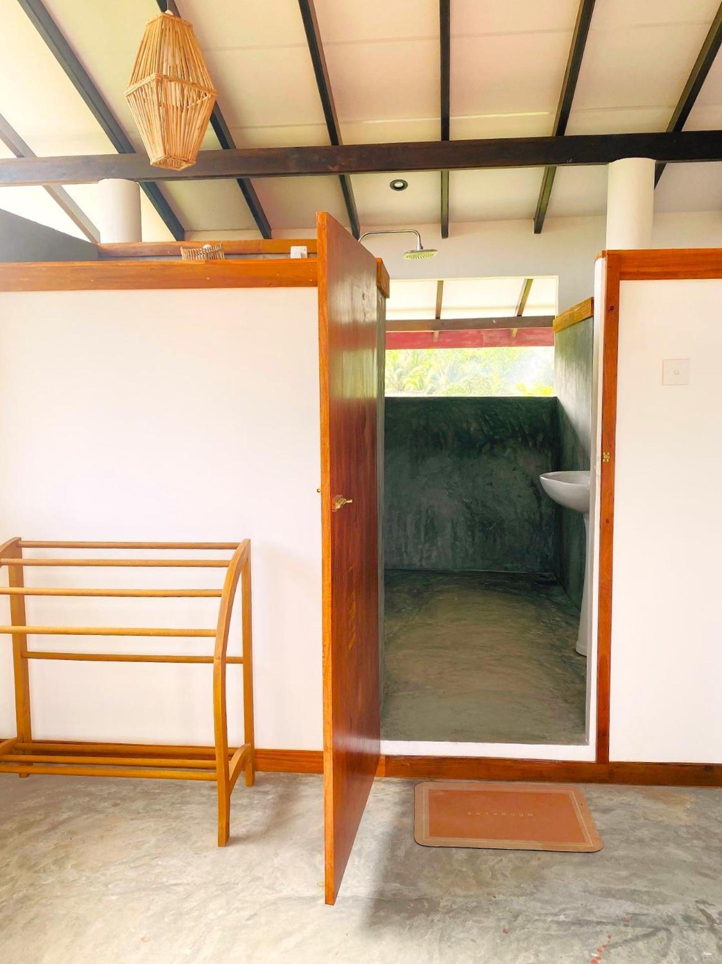 Sri Lanka Surf Villa Domus Graziella Ahangama Bagian luar foto