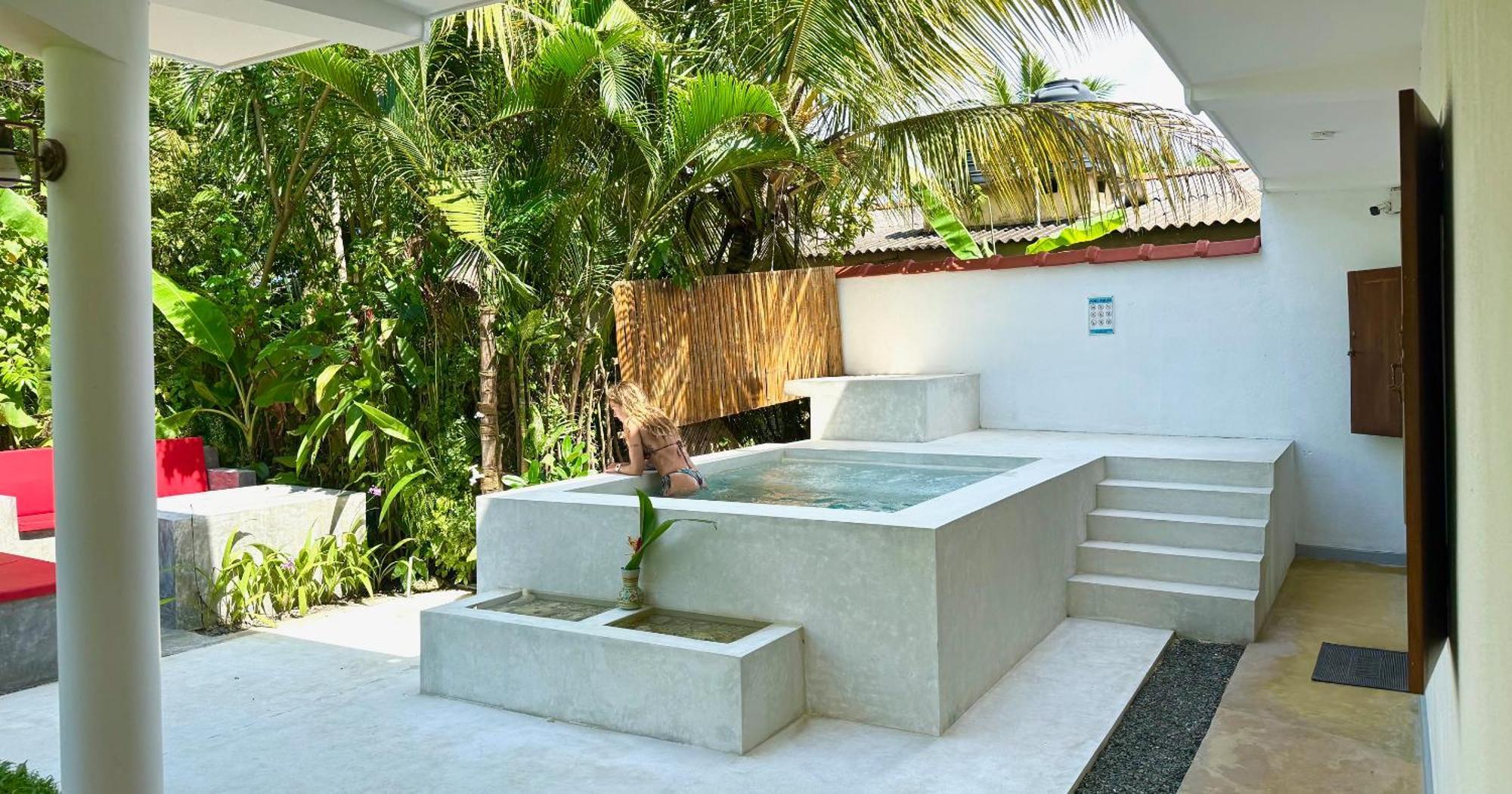 Sri Lanka Surf Villa Domus Graziella Ahangama Bagian luar foto